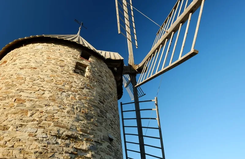 THE WINDMILL OF COLLIOURE