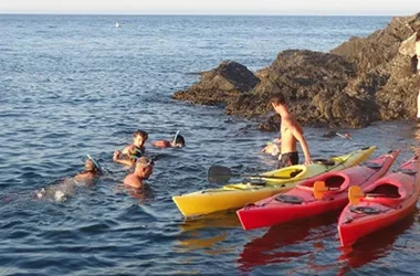 SEA KAYAKING WITH “ALÉOUTES”