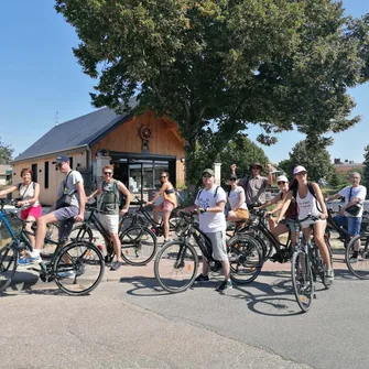 Micro-aventure : découvrez Briare et son patrimoine à vélo