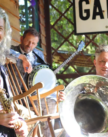 Soirée en terrasse au chateau-musée  : concert de “FRENCH QUARTER”