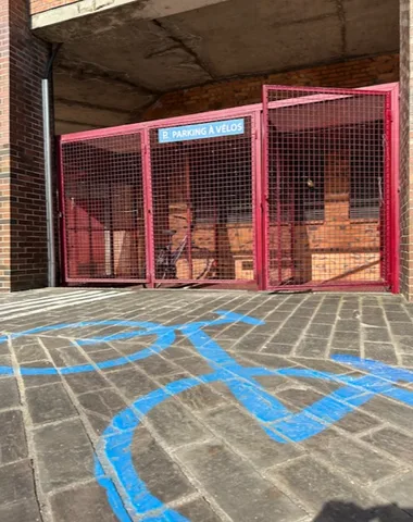 VÉLO BOX parking pour les vélos et les bagages centre ville