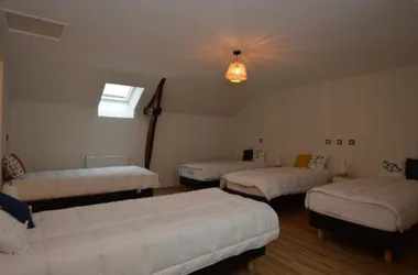room with 5 single beds