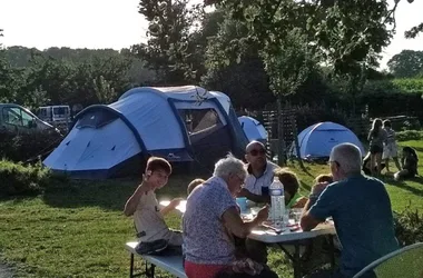 Camping Entre Pierres et Collines