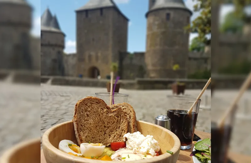 le-faubourg-salad-meal-chateau-fougeres-2019©MROINSON (3) 4x3 version