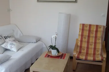 One-bedroom apartment rue Miniclau