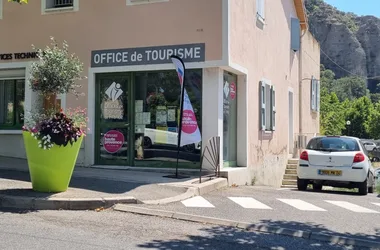 Front of Mées 2 tourist information office