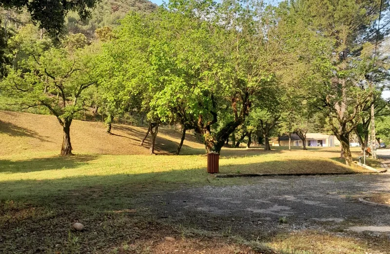 Camping la Pinède des Mées