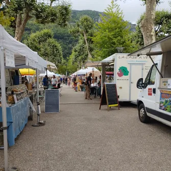 Marché Estival des Artisans d’Art et des Producteurs Locaux