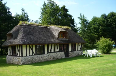 the catinière thatched cottage camping © François Rouzin