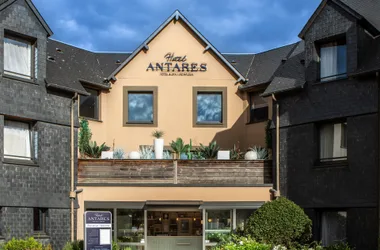 Antares Hotel in Honfleur - La Rivière St Sauveur - Hotel