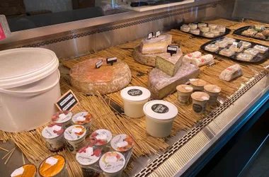 Du Pré au Lait boutique_fromages