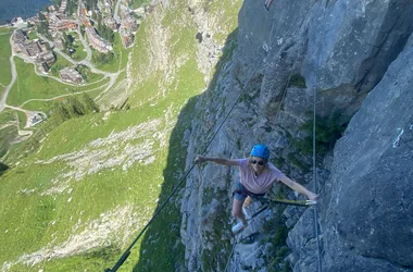 Activité Via Ferrata avec le bureau des Guides de Morzine Avoriaz