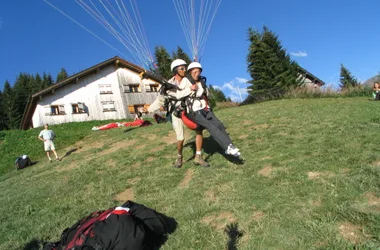 Ecole de parapente, stages et biplaces