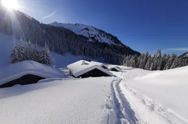 Ski touring with Adrénaline