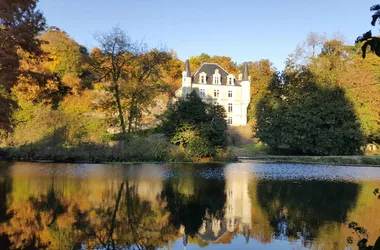 Le Château des Loups en bord de Sèvre Niortaise