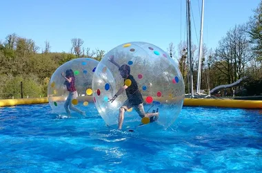 Water-ball au parc d'attractions