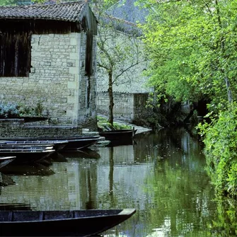 Sansais-La Garette et son village-rue