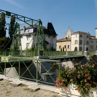 Pont-levis métallique de Magné