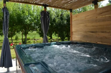 Gîte “La Cabane à Doudou” – Le Hameau de Sainte-Mégrine