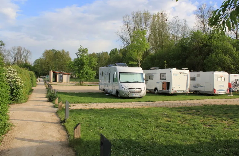 aire-camping-car-coulon