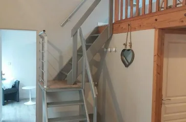L'escalier menant à la mezzanine
