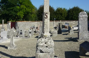 La croix hosannière du cimetière
