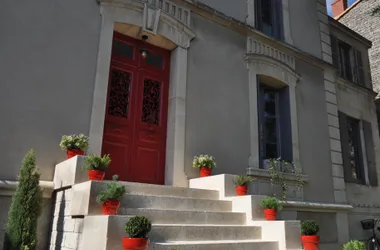 Maison “La Porte Rouge” – Le Donjon