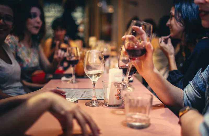 Restaurant et bar à vin – Vins Paradoxe