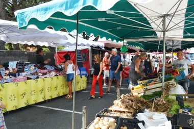 WÖCHENTLICHE MARKT VON LA FAUTE-SUR-MER