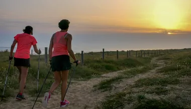 Marche nordique renfo au coucher du soleil