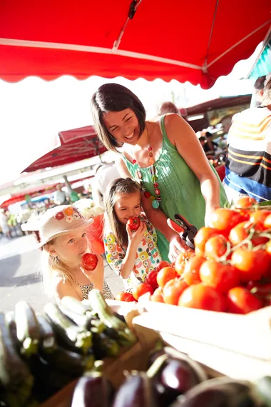 MARCHÉ CÔTÉ CROIX DE VIE