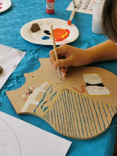 Atelier enfant : De gueules à 9 macles d’or