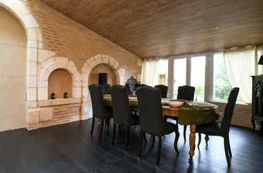 La Charmeuse - dining room