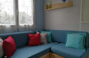 Logis bleu living room Domaine Quiescis