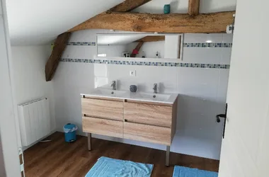 Las habitaciones de Chèvrerie des Sources - baño