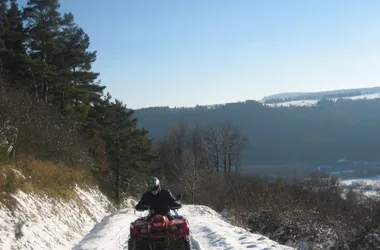 Quad ABS rijden op sneeuw