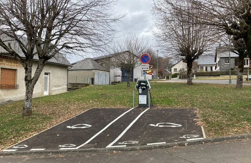 Ladestation für Elektroautos in Tauve