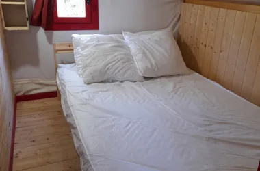 Lodgezelt mit Doppelbett