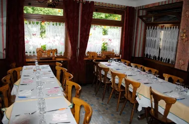 Restaurantbereich des Hotels La Cascade Orcival