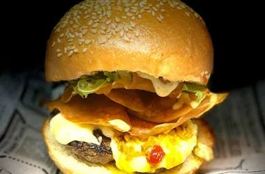 dada_burger_dish