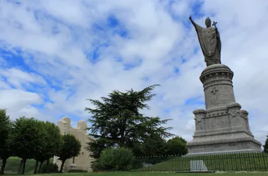 Visite commentée du site de la statue du Pape Urbain II & de l’Eglise Notre-Dame