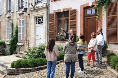 Visites guidées d’Hautvillers – “Le nez en l’air”