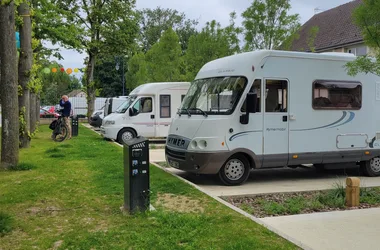 Aire de service et de stationnement/Mareuil sur Ay