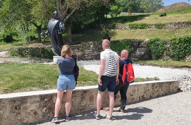 Visites guidées d’Hautvillers – “Le nez en l’air”