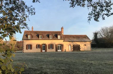 cottage-farm-of-montreal-puisaye