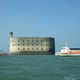 Croisières Fée des Îles by Compagnie Interîles : Fouras – Tour de Fort Boyard