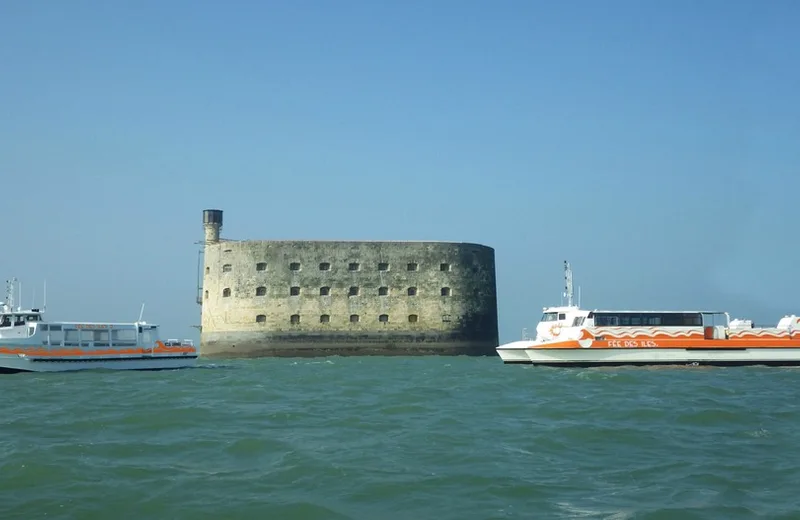 Croisières Fée des Îles by Compagnie Interîles : Fouras – Tour de Fort Boyard