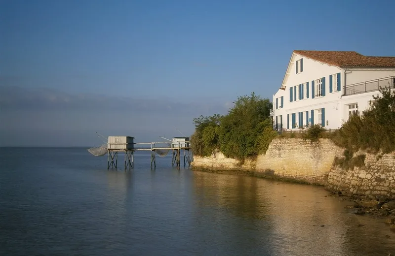 La Vieille Maison de la Douane – Robinson-Hill Valérie