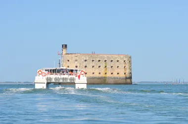 Croisières Fée des Îles by Compagnie Interîles : Saint-Nazaire/Charente – Fort Boyard