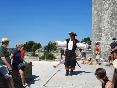 Visite théâtralisée de Talmont-sur-Gironde – Pirates et naufrageurs écumeurs d’épaves